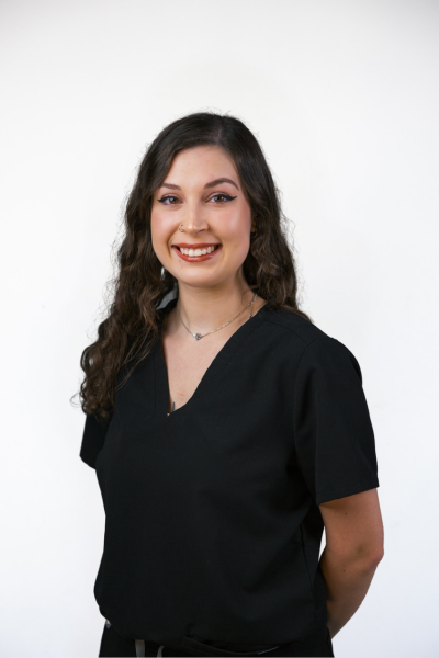 Untitled design (5) picture of Kendall Jones, new aesthetician at SBA dermatology in Houston. With vast experience with skin and spa treatments she's excited to join the houston team.